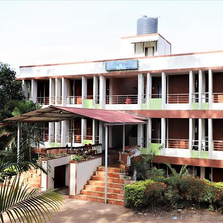 River Palace - A Valley View Hotel Panchgani Dış mekan fotoğraf